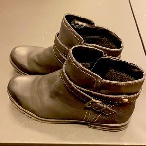 Naturalizer zip ankle boot 11m